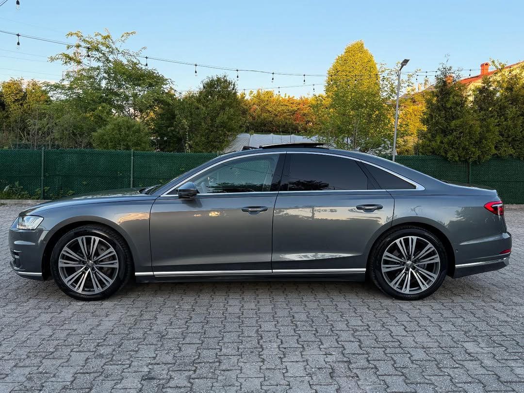 
								Audi A8 full									