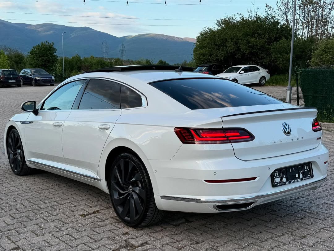 
								Volkswagen Arteon full									
