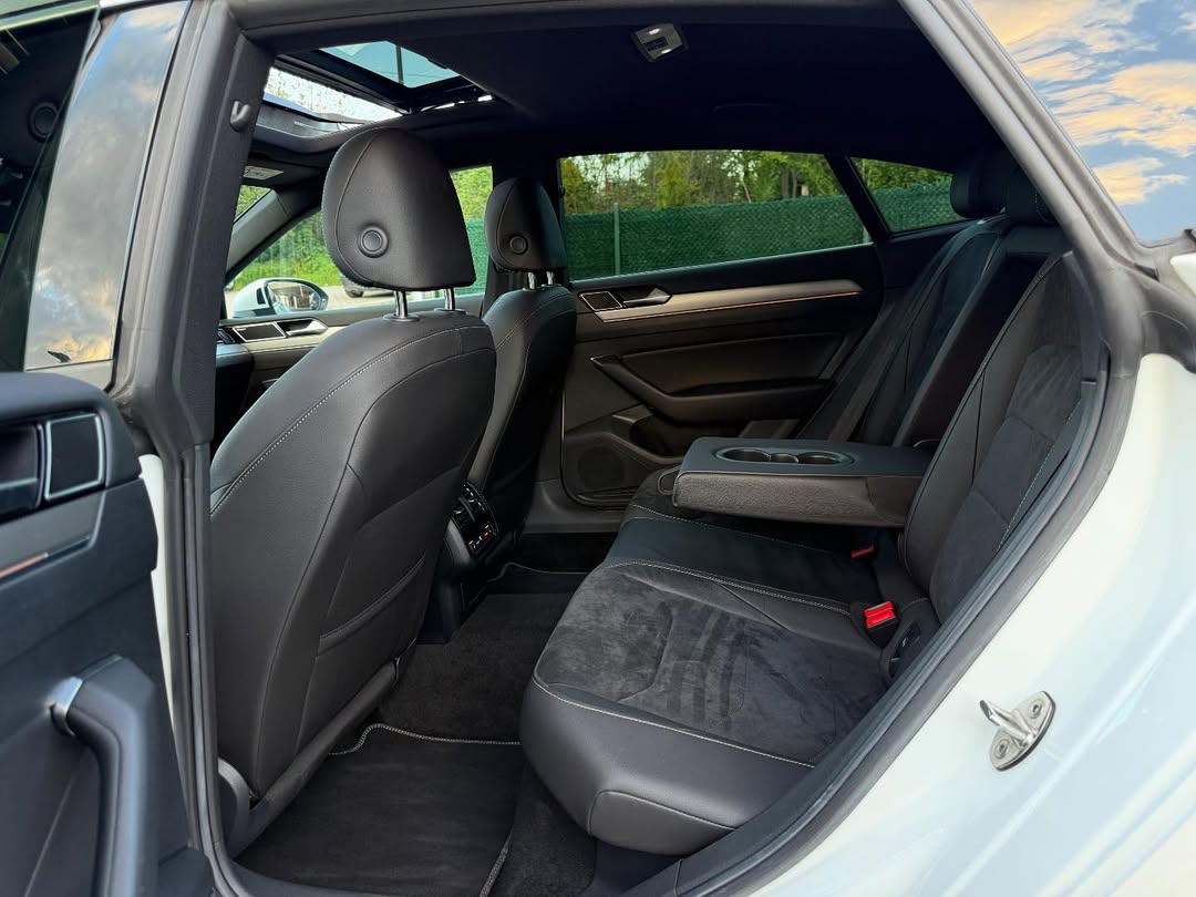 
								Volkswagen Arteon full									