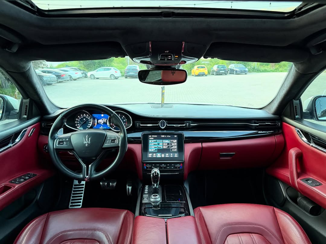 
								Maserati Quattroporte SQ4 GranLusso full									