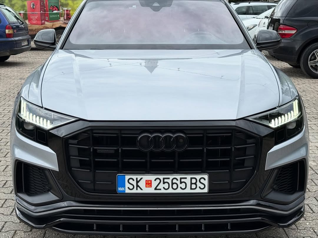 
								Audi Q8 2021 full									