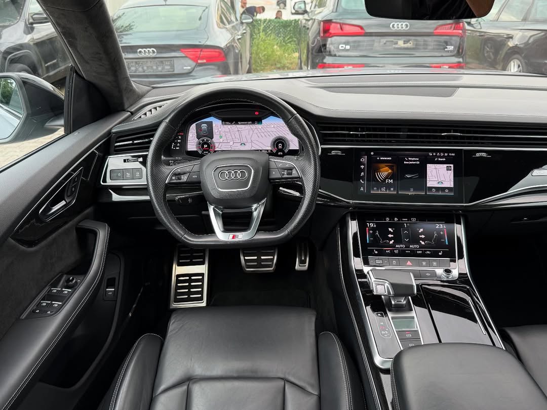 
								Audi Q8 2021 full									