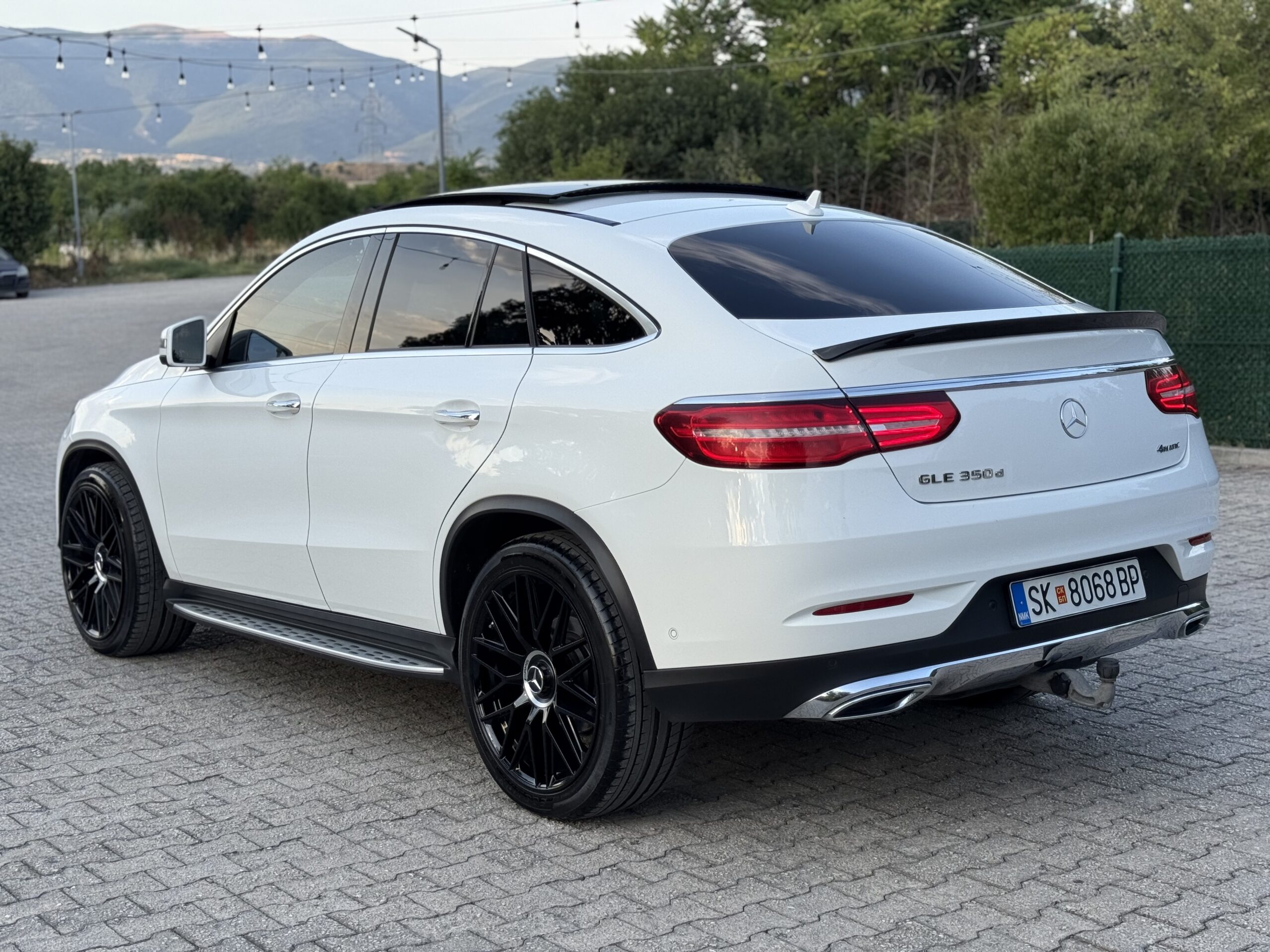 
								Mercedes GLE350d 4Matic AMG full									