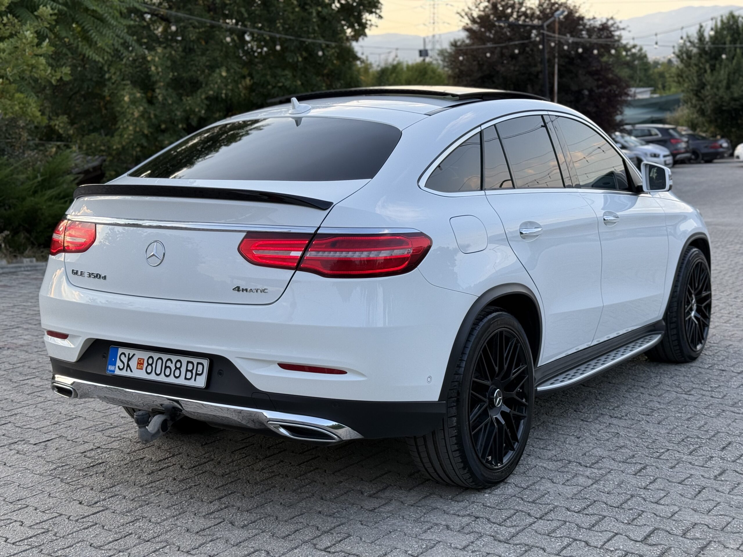 
								Mercedes GLE350d 4Matic AMG full									