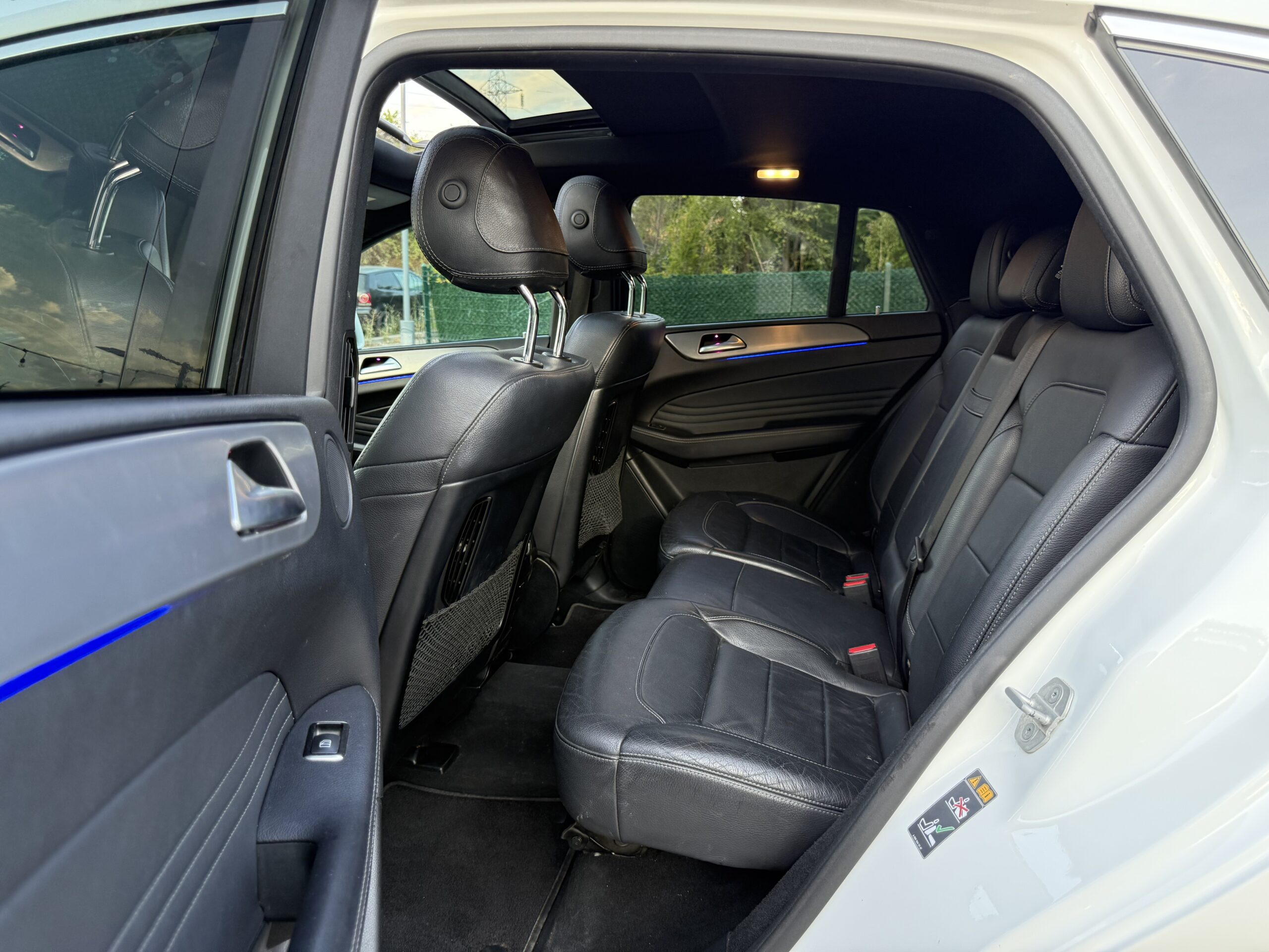 
								Mercedes GLE350d 4Matic AMG full									