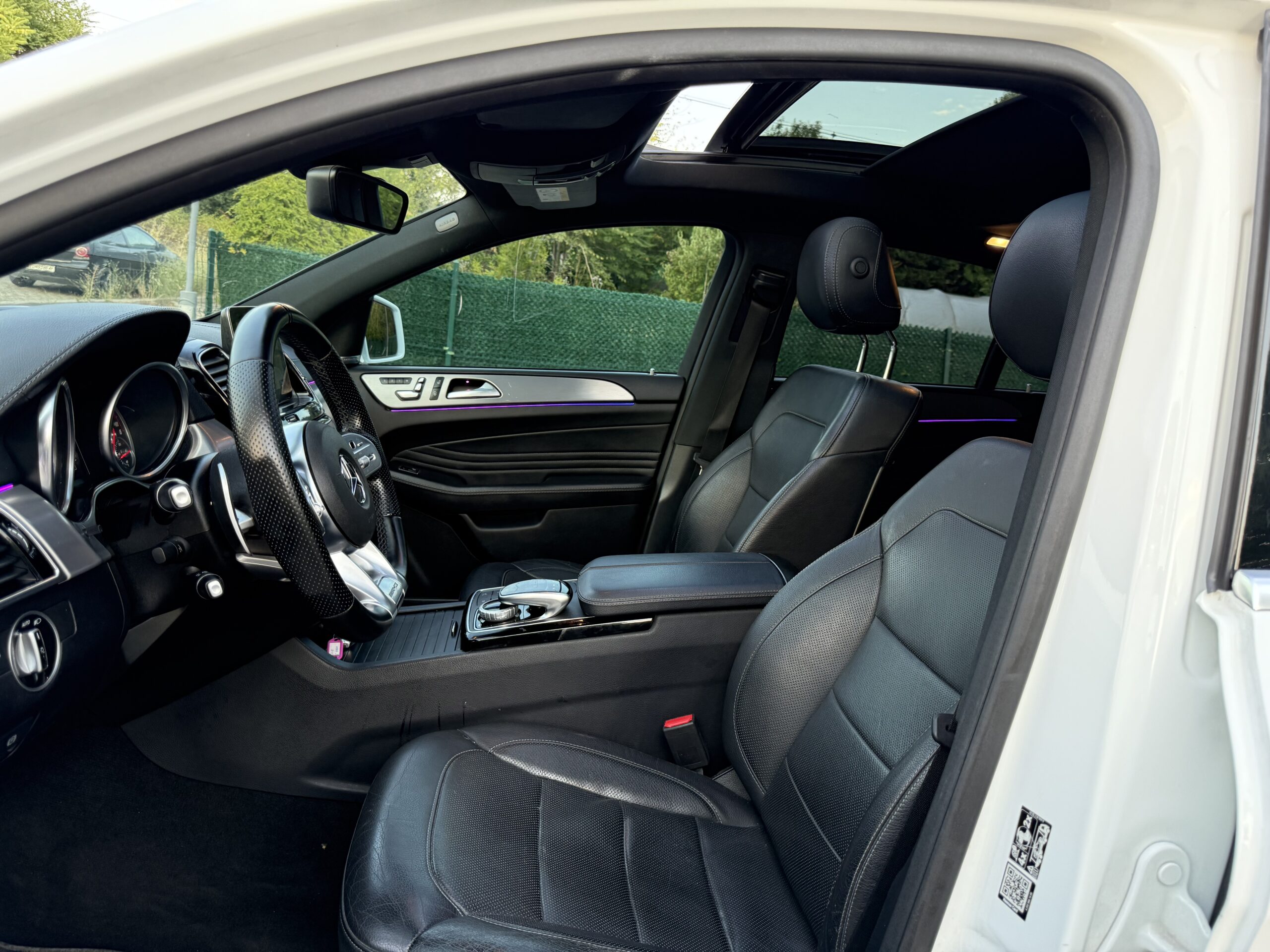 
								Mercedes GLE350d 4Matic AMG full									