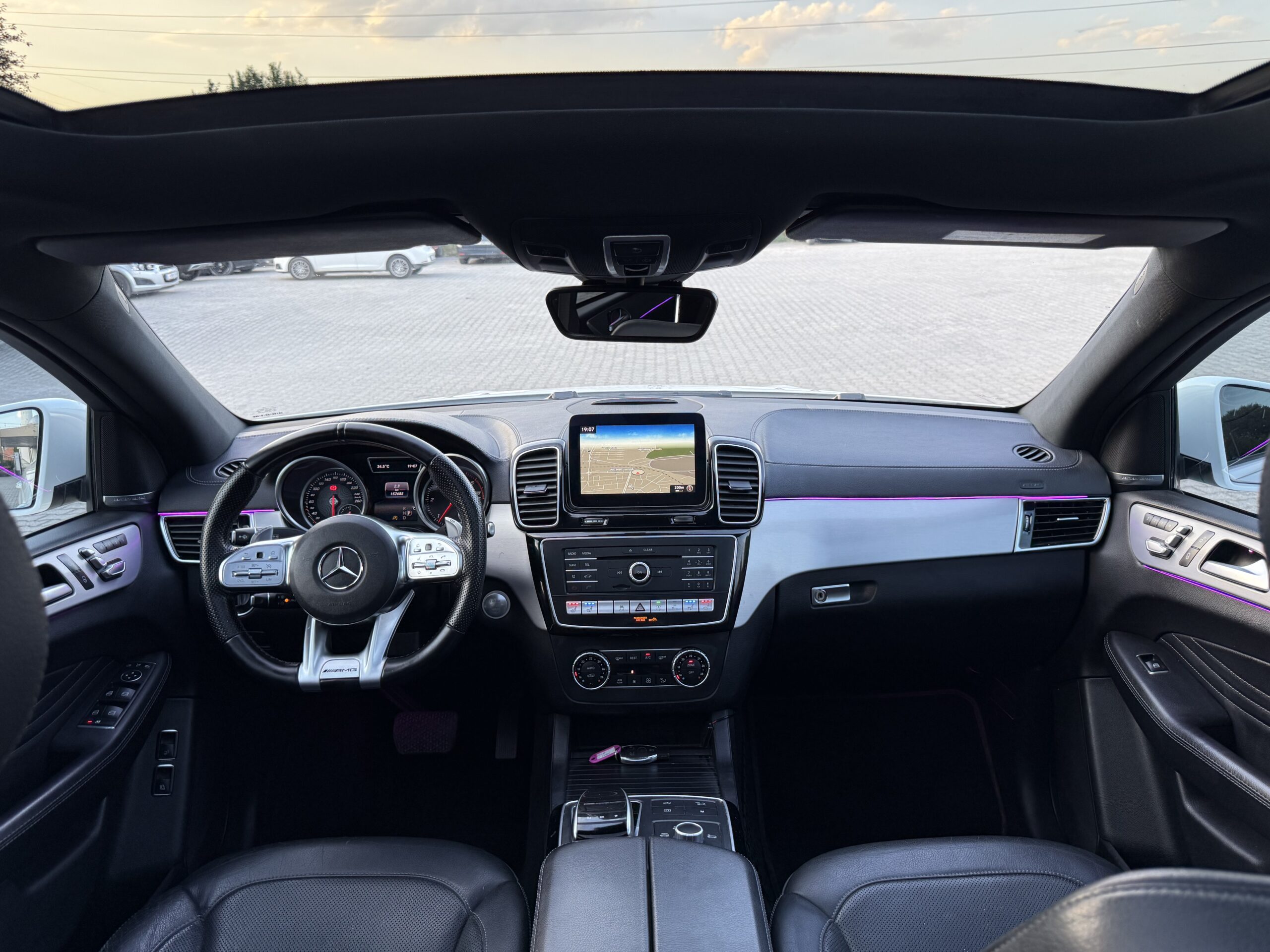 
								Mercedes GLE350d 4Matic AMG full									