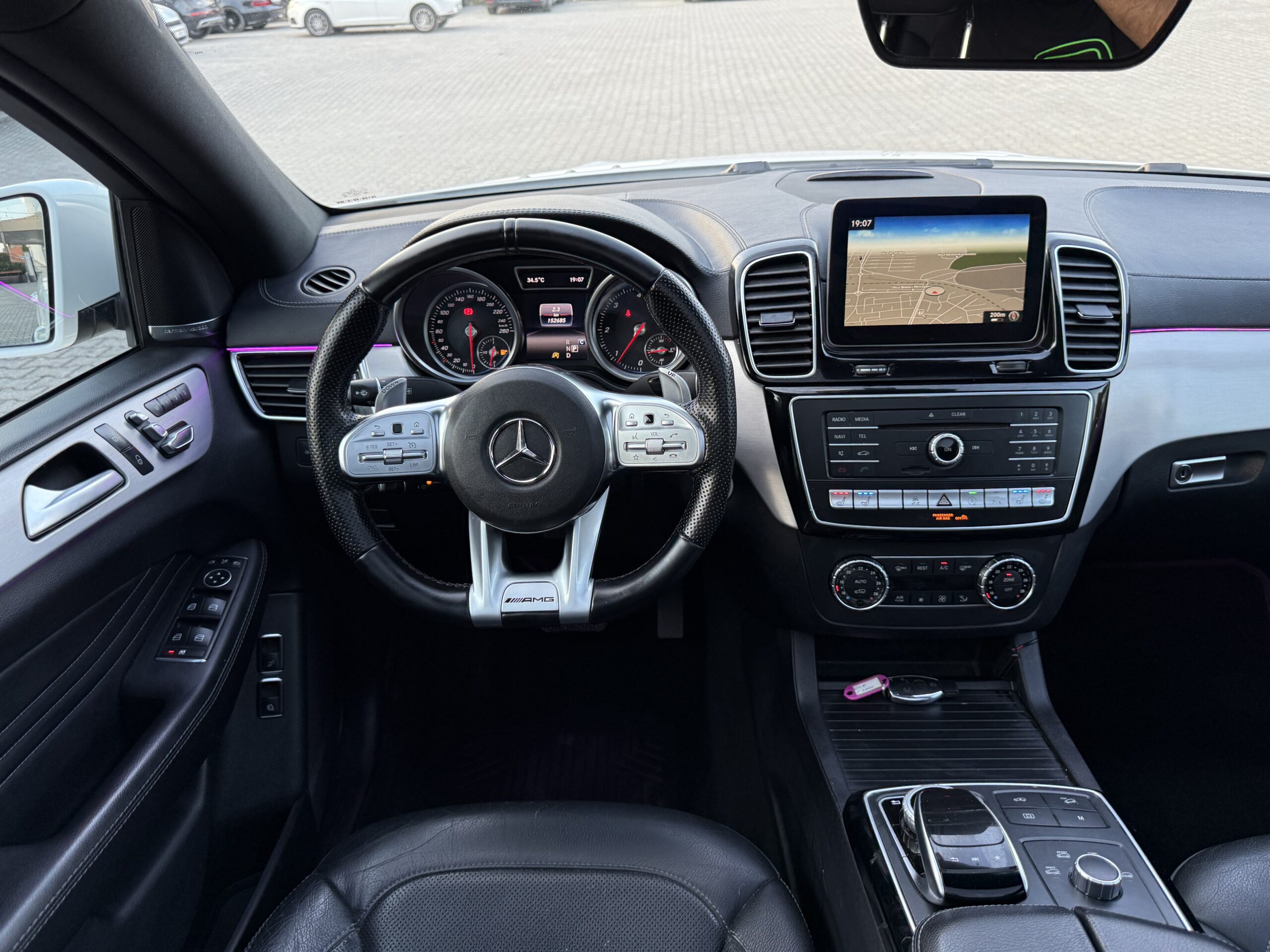 
								Mercedes GLE350d 4Matic AMG full									