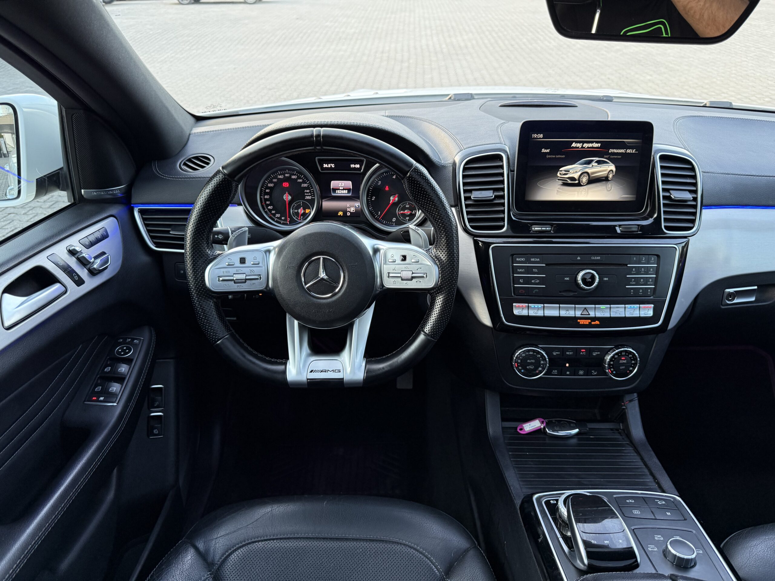 
								Mercedes GLE350d 4Matic AMG full									