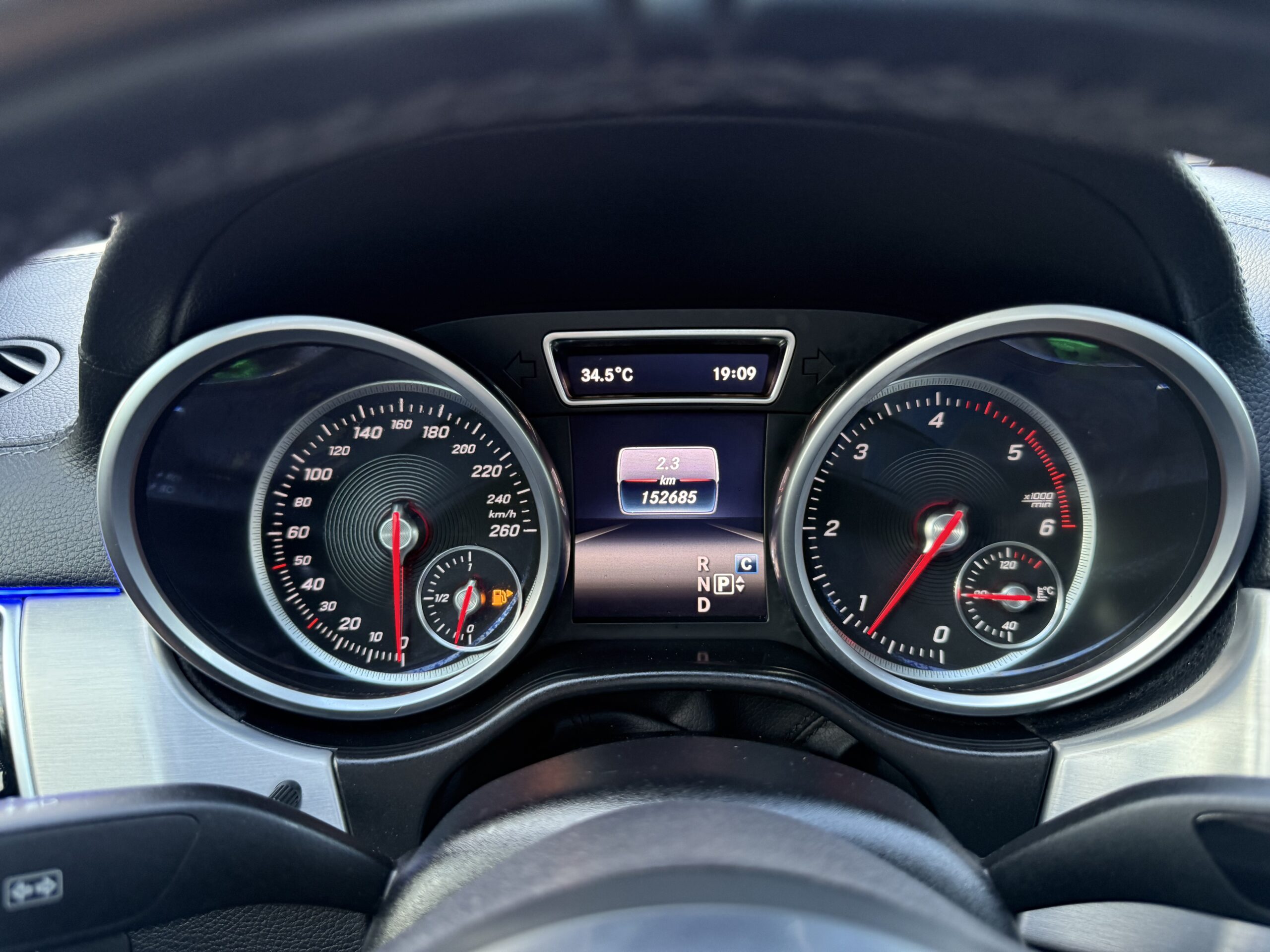 
								Mercedes GLE350d 4Matic AMG full									