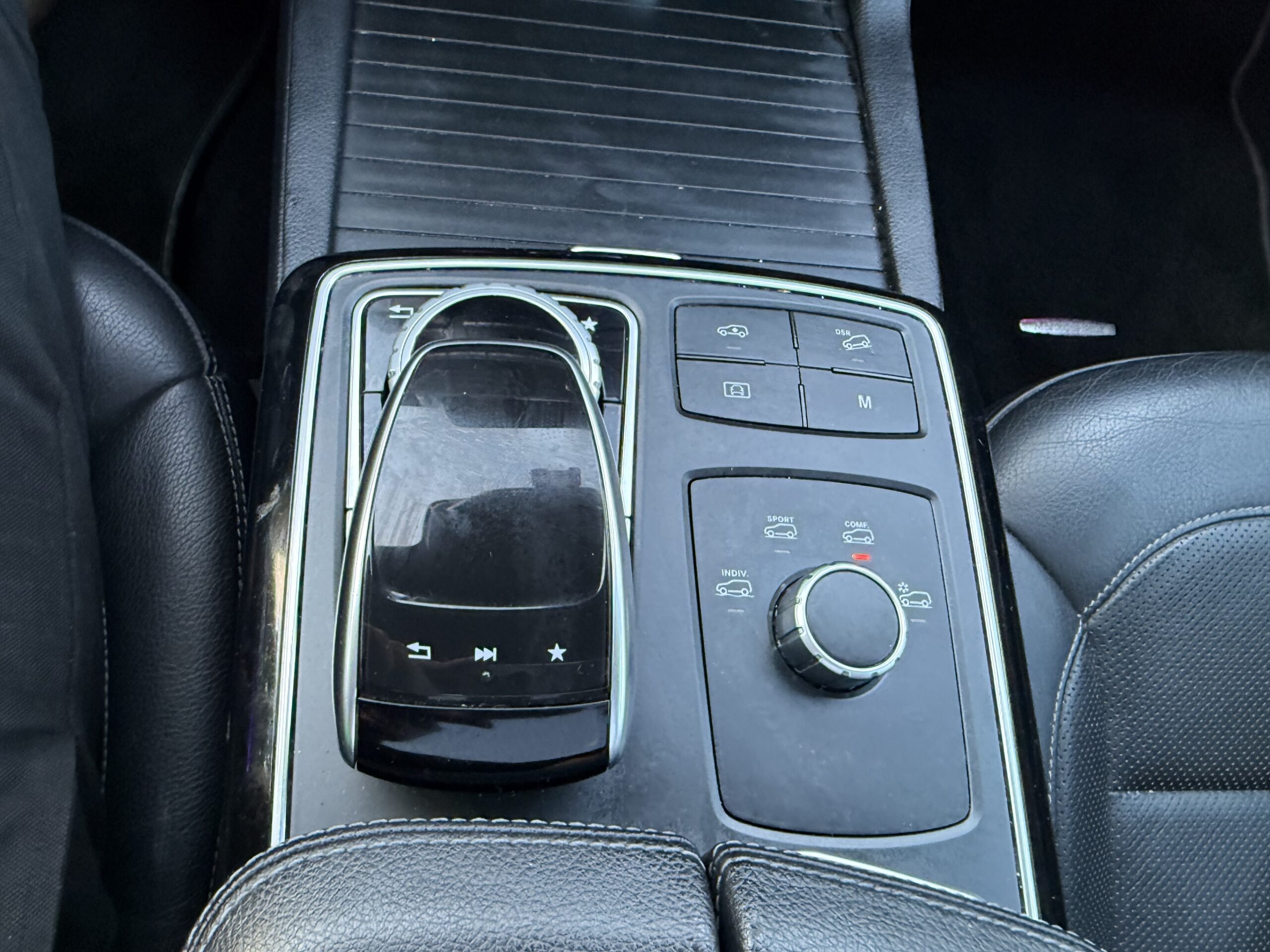 
								Mercedes GLE350d 4Matic AMG full									