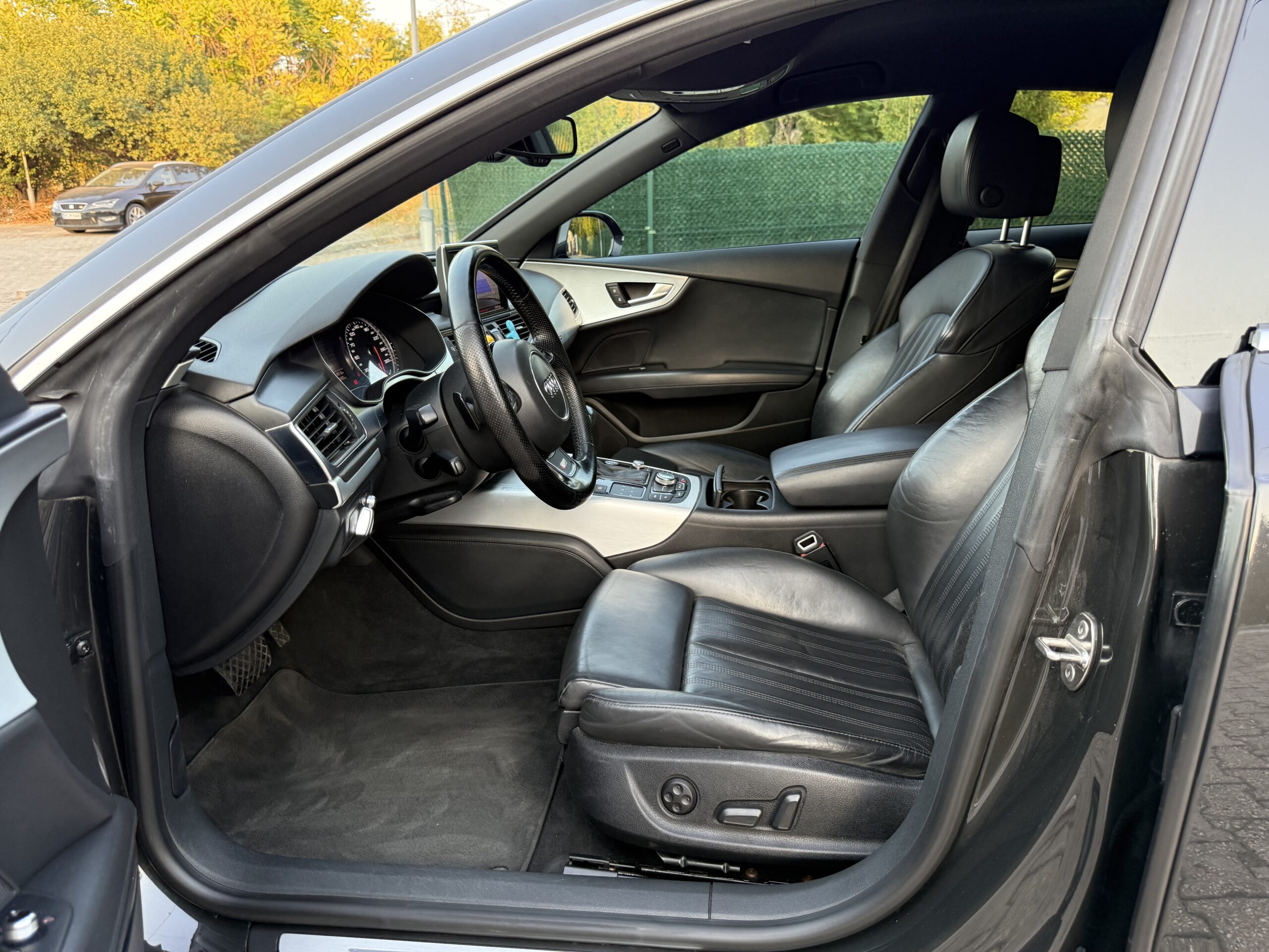 
								Audi A7 3.0TDI-245ps Quattro full									